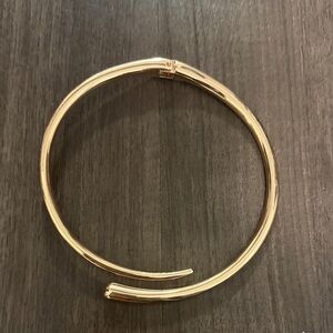 Elegant Gold necklace